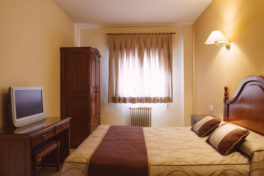 Hotel Arevalo Куэнка Экстерьер фото